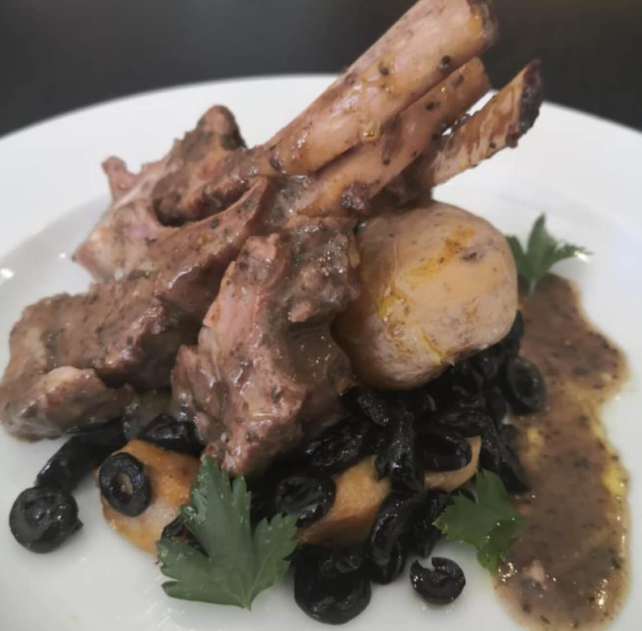 Receta de Carre de cabra con aceituna negra cacereña