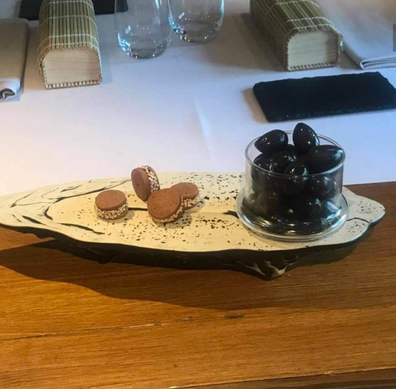 Receta de oreo de aceituna Hojiblanca y mouse de perdiz